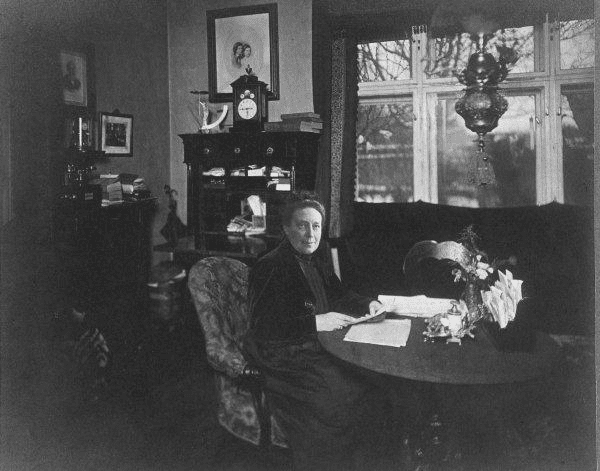 Marianne Hainisch in ihrem Zuhause